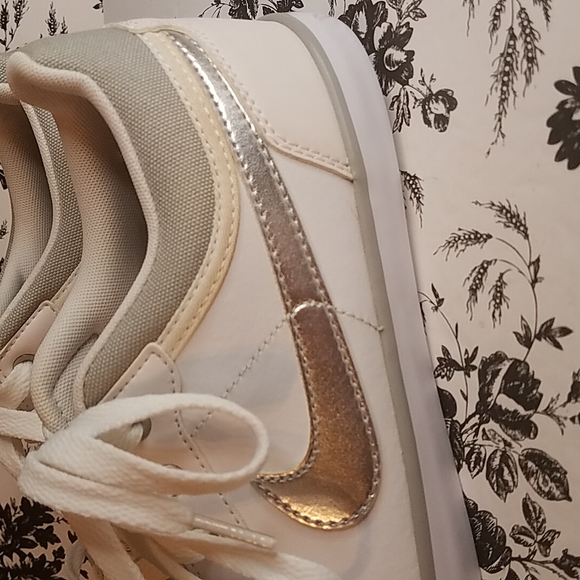 Nike white/metallic b30 - Picture 5 of 12